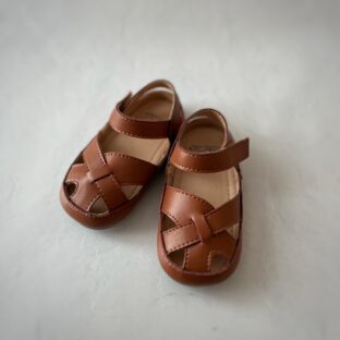 Cross sandal