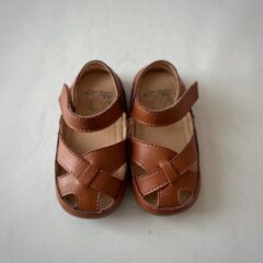 きれいめスタイルにもOK！子ども用おすすめサンダル