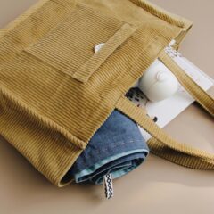 シンプルだけど機能的でクラシックなマザーズバッグ